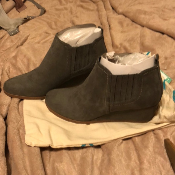 Dv8 wedge bootie Clearance